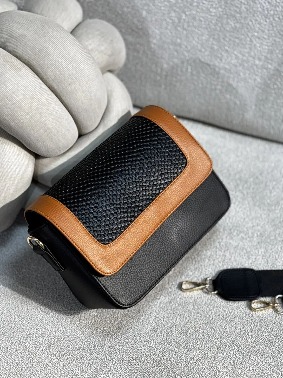 queeneliz-bolsos-minerva